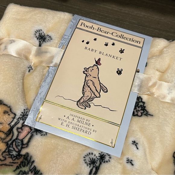 Classic Winnie the Pooh Baby Blanket - Picture 2 of 6